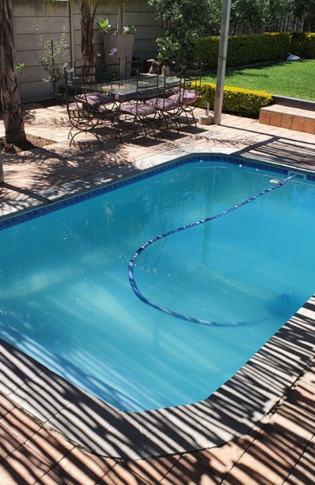 Fibre Glass pool installations (1)